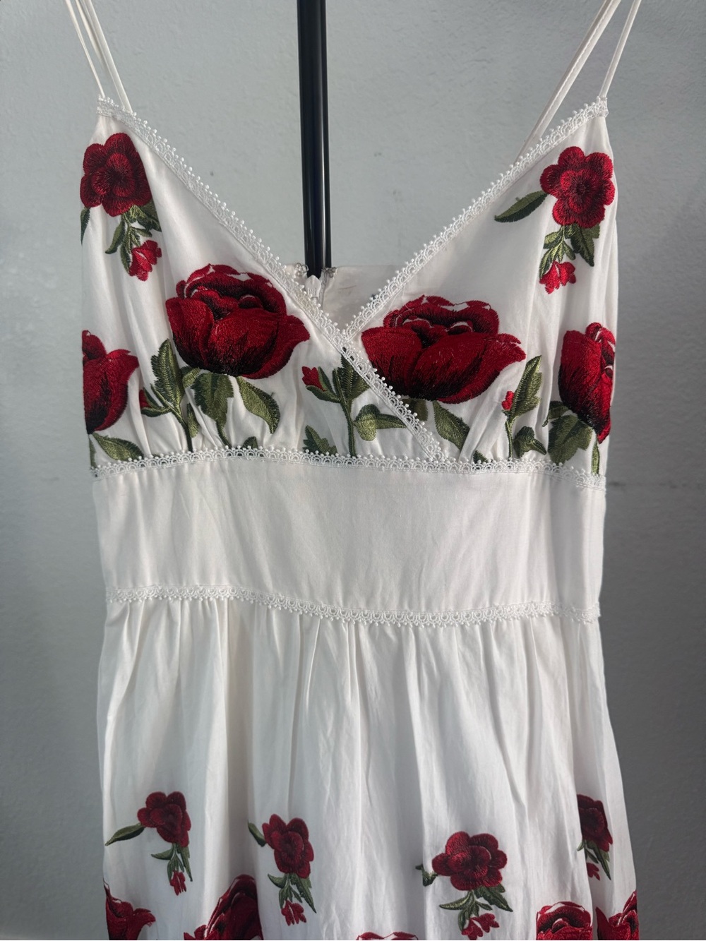 ANTONIO MELANI White Maxi Dress with Red Rose Embroidery - Picture 3 of 6
